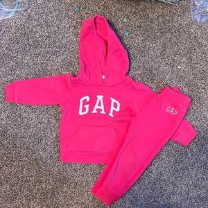 Toddler Gap sweatsuit outfit